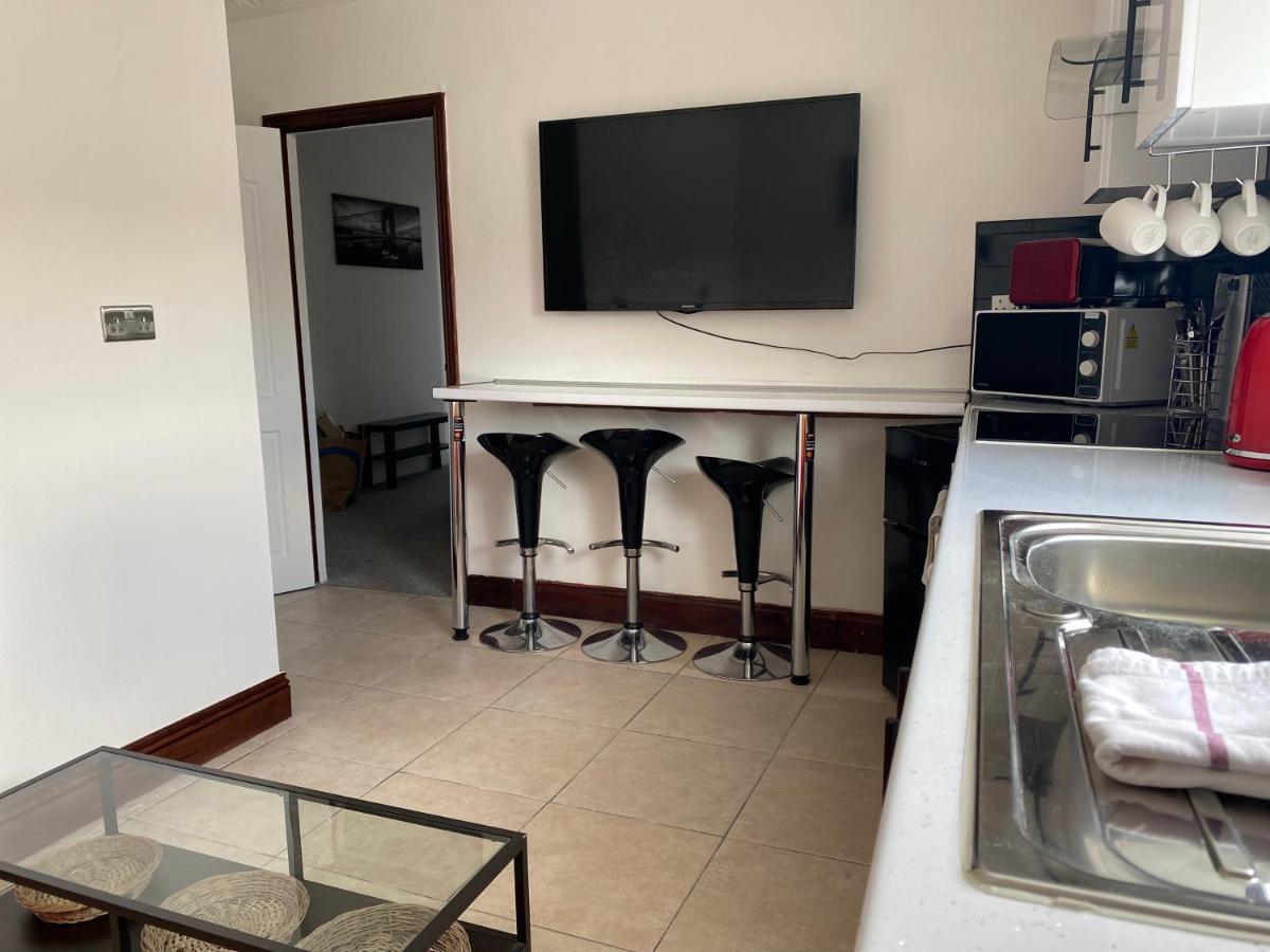 Modern 2 Bedroom Flat In Robert St Apartment *