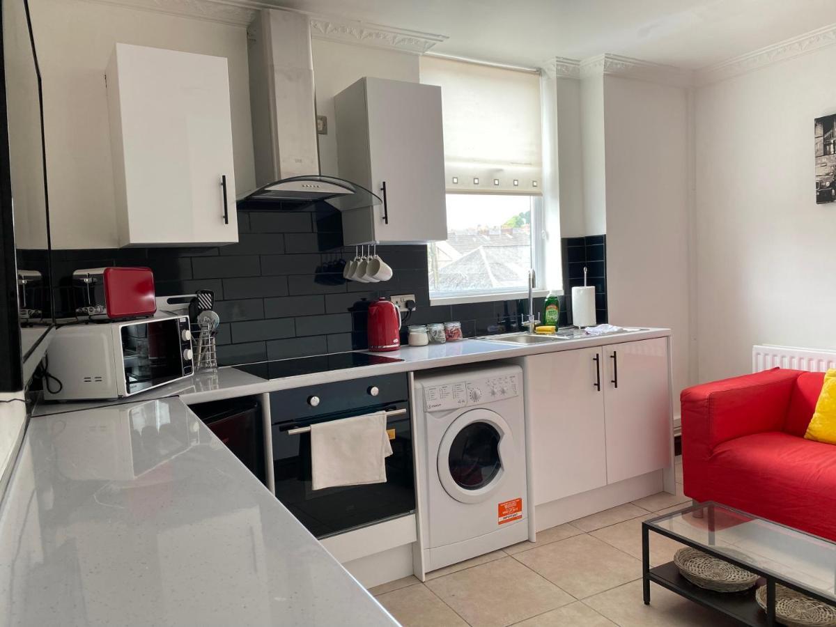 Apartment Modern 2 Bedroom Flat In Robert St Swansea