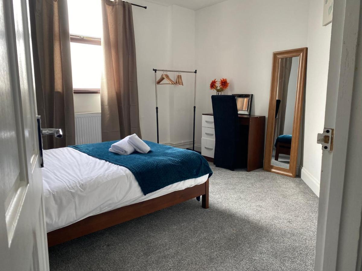 Apartment Modern 2 Bedroom Flat In Robert St Swansea
