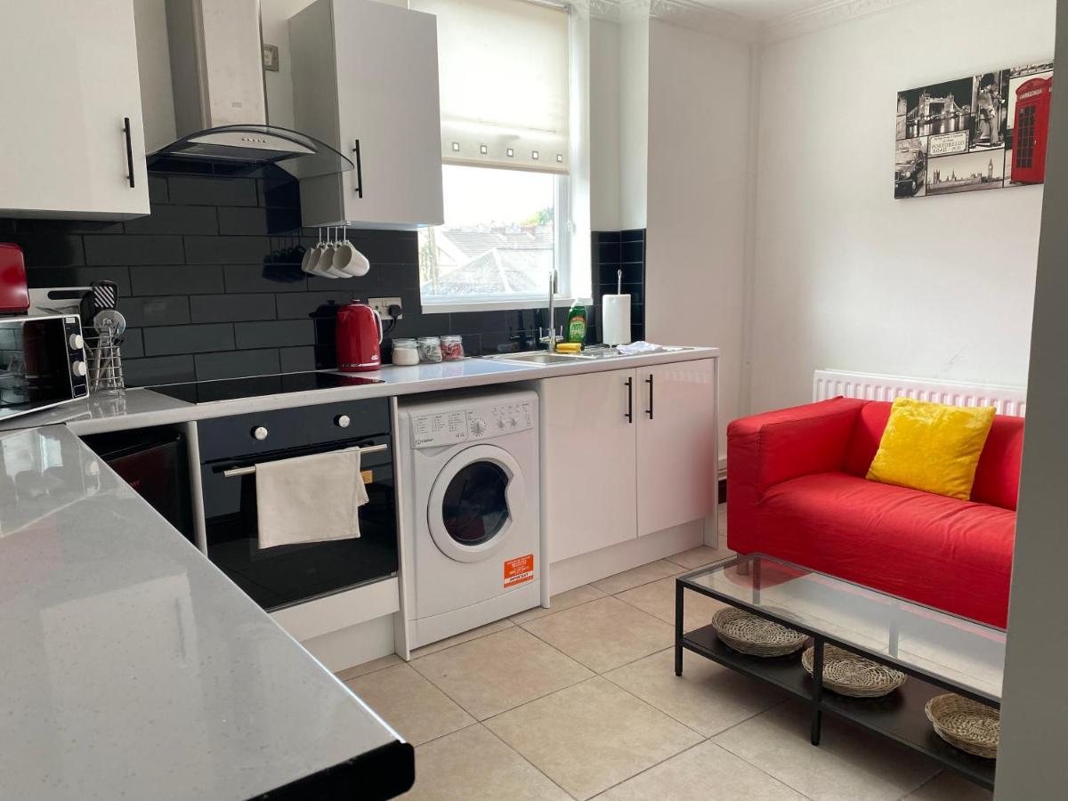 Apartment Modern 2 Bedroom Flat In Robert St Swansea